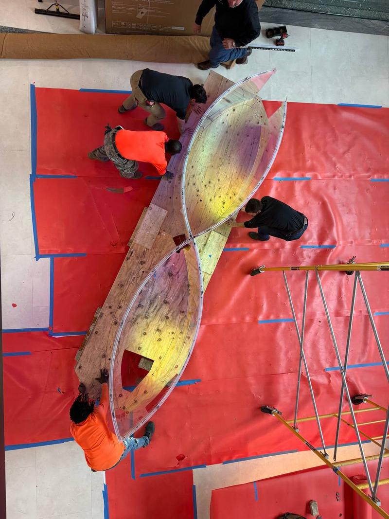 Dichroic light sculpture